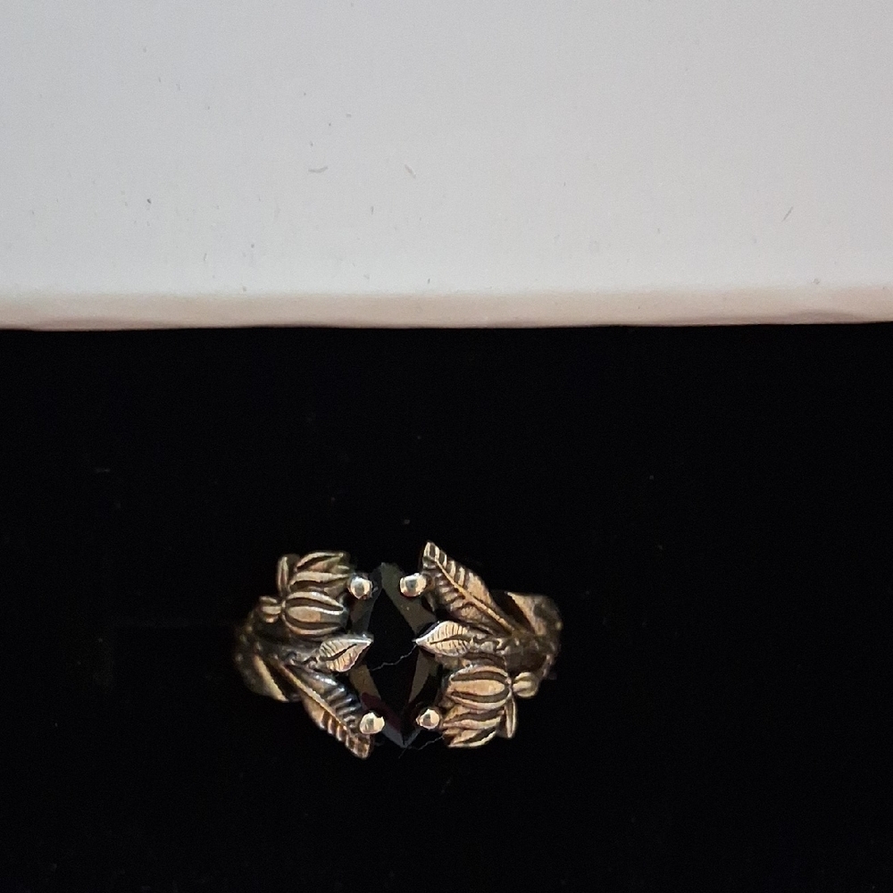 Sterling Silver Black Onyx Leaf Ring